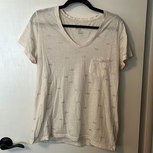 Like new! Size Medium Universal Thread V-Neck Top